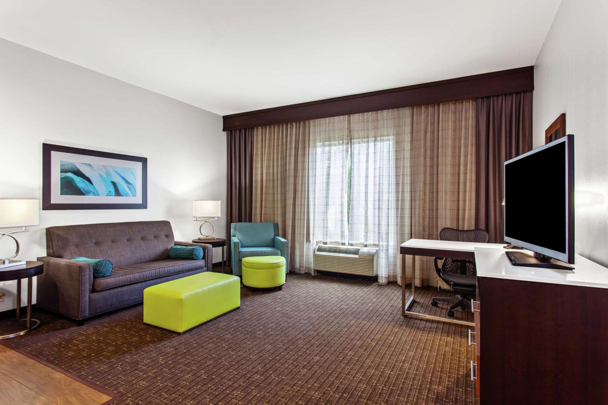 Hilton Garden Inn Victoria Exterior photo