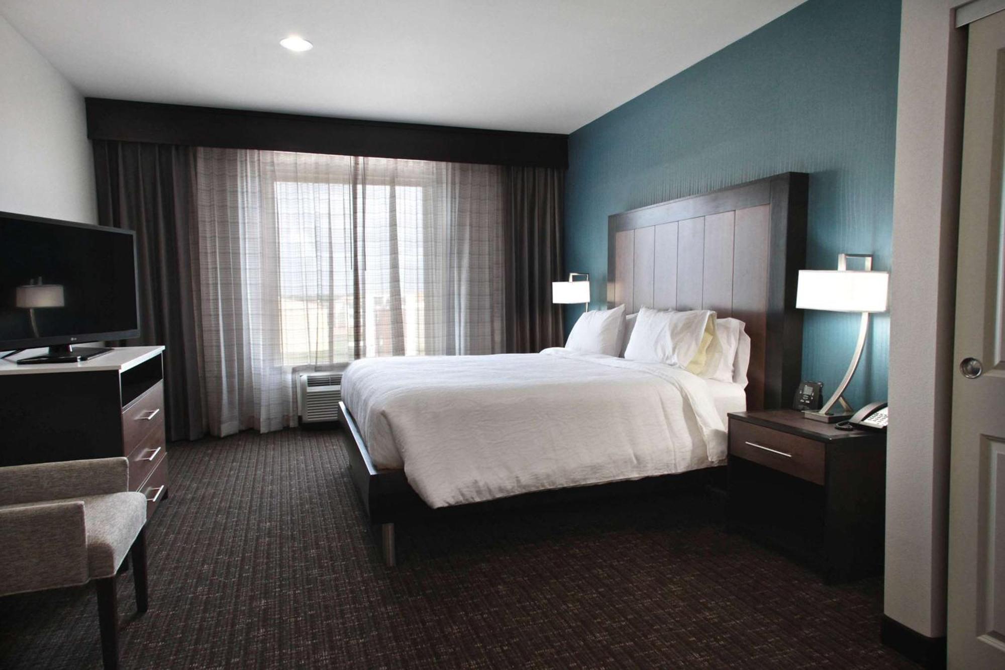 Hilton Garden Inn Victoria Exterior photo