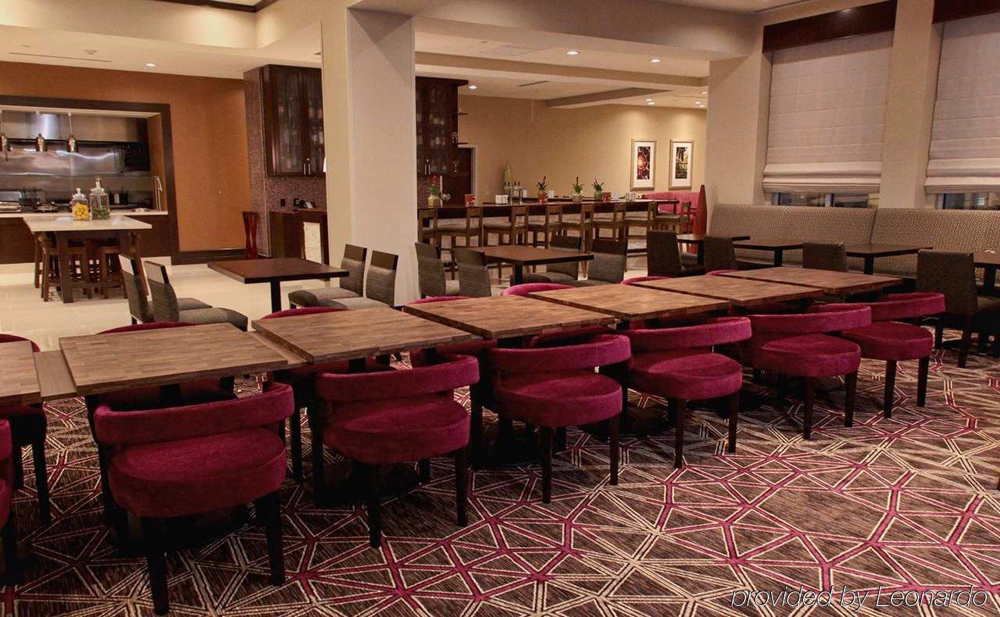 Hilton Garden Inn Victoria Exterior photo