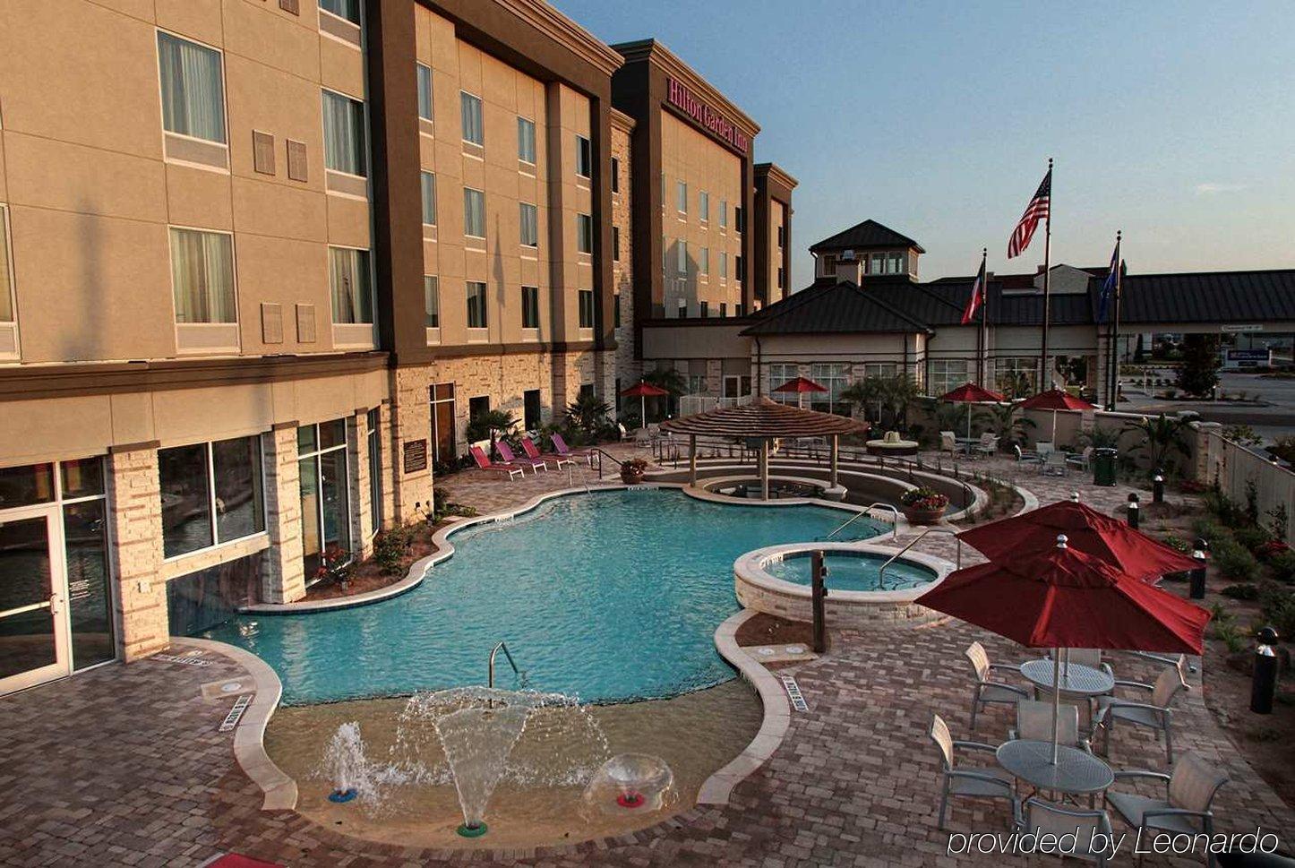 Hilton Garden Inn Victoria Exterior photo