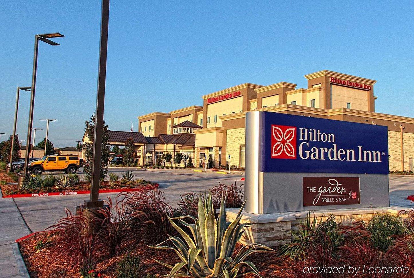 Hilton Garden Inn Victoria Exterior photo