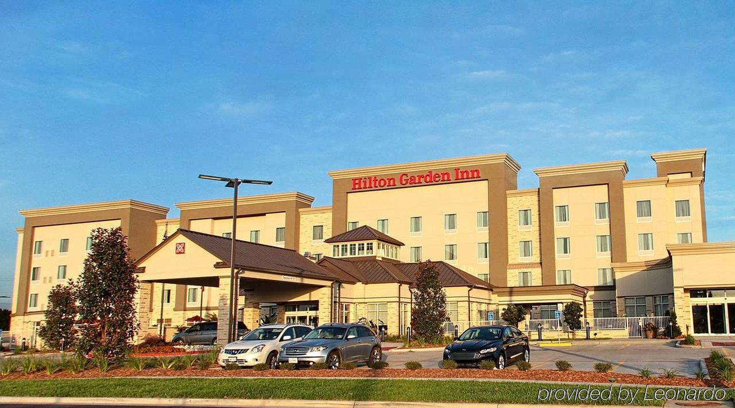 Hilton Garden Inn Victoria Exterior photo